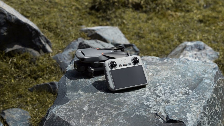 Dron DJI Mavic 3 Classic (DJI RC) 8000 m 5000 mAh Waga produktu 895 g