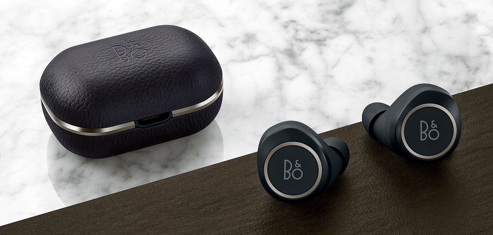 BANG & OLUFSEN E8 3rd GEN ABSOLUTNIE LUKSUSOWE Materiał tworzywo sztuczne